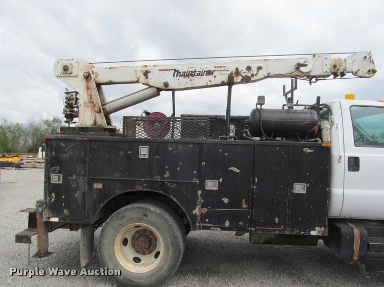 image for item K4946 2002 Ford F650 Super Duty XL service truck with crane