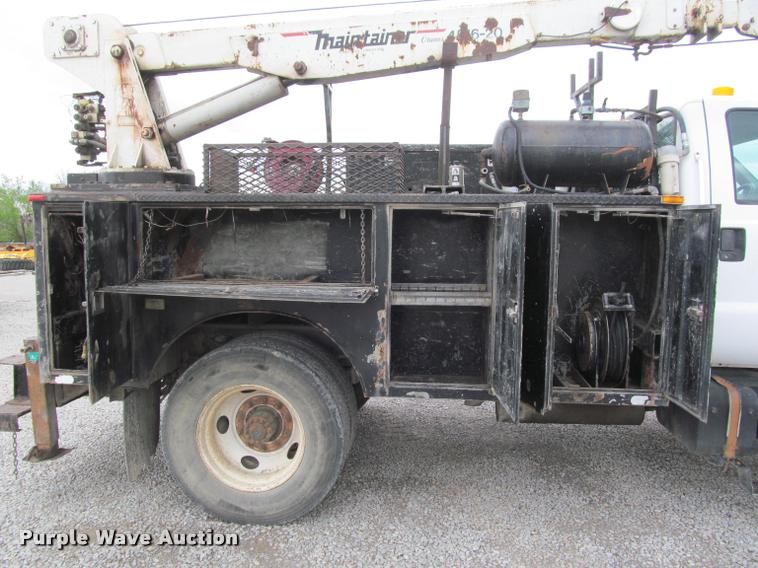 image for item K4946 2002 Ford F650 Super Duty XL service truck with crane