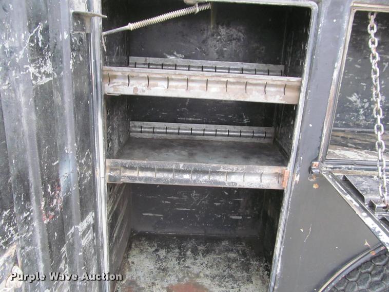 image for item K4946 2002 Ford F650 Super Duty XL service truck with crane