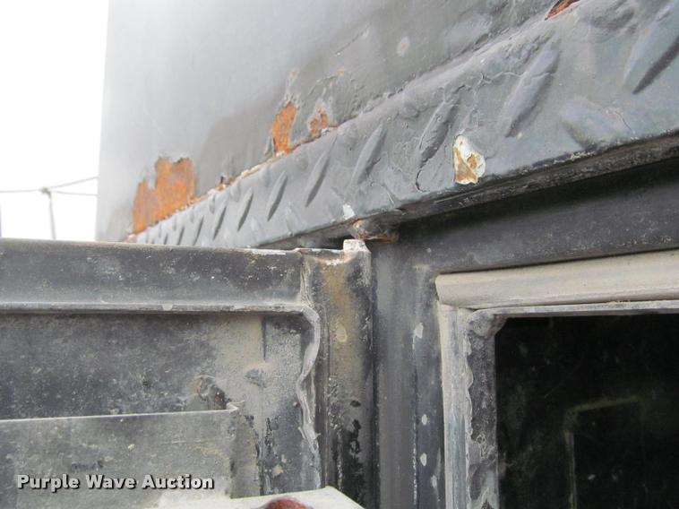 image for item K4946 2002 Ford F650 Super Duty XL service truck with crane