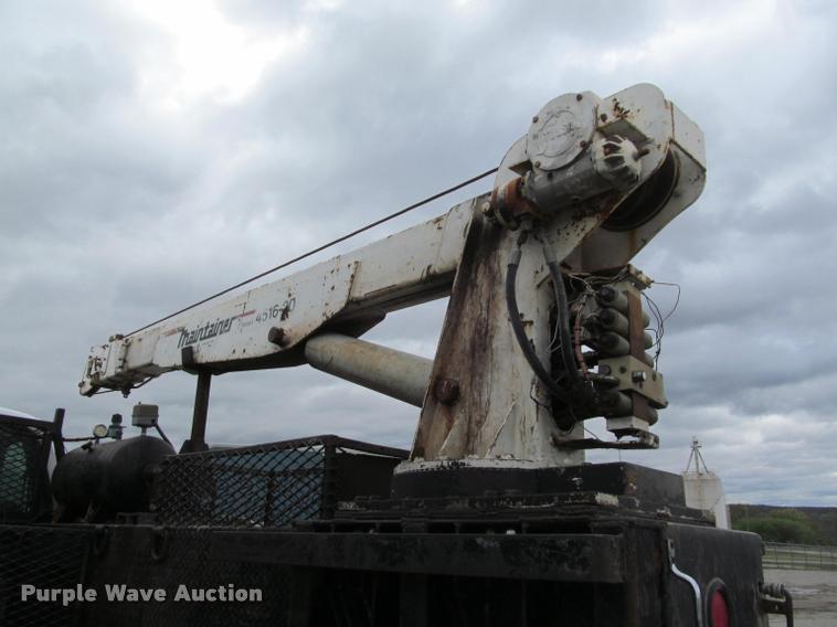 image for item K4946 2002 Ford F650 Super Duty XL service truck with crane