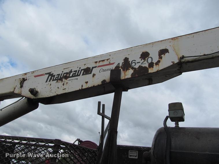 image for item K4946 2002 Ford F650 Super Duty XL service truck with crane