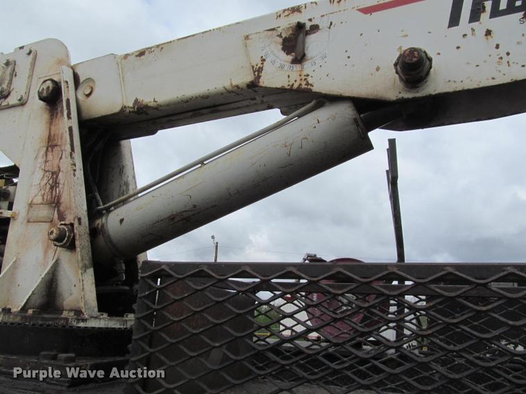 image for item K4946 2002 Ford F650 Super Duty XL service truck with crane