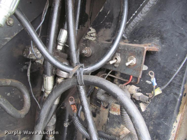 image for item K4946 2002 Ford F650 Super Duty XL service truck with crane