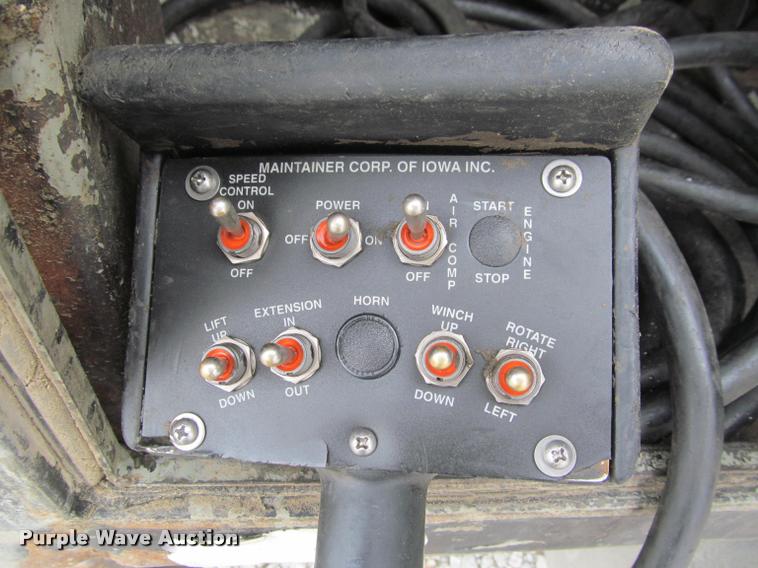 image for item K4946 2002 Ford F650 Super Duty XL service truck with crane