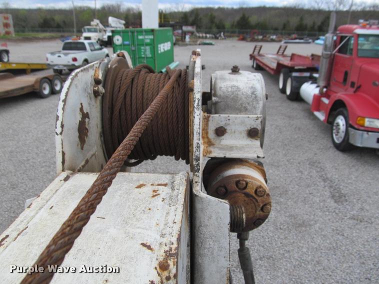 image for item K4946 2002 Ford F650 Super Duty XL service truck with crane