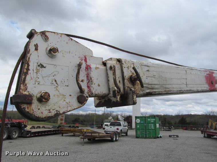 image for item K4946 2002 Ford F650 Super Duty XL service truck with crane