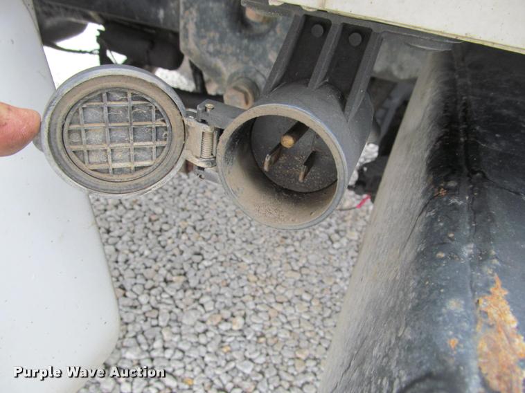 image for item K4946 2002 Ford F650 Super Duty XL service truck with crane