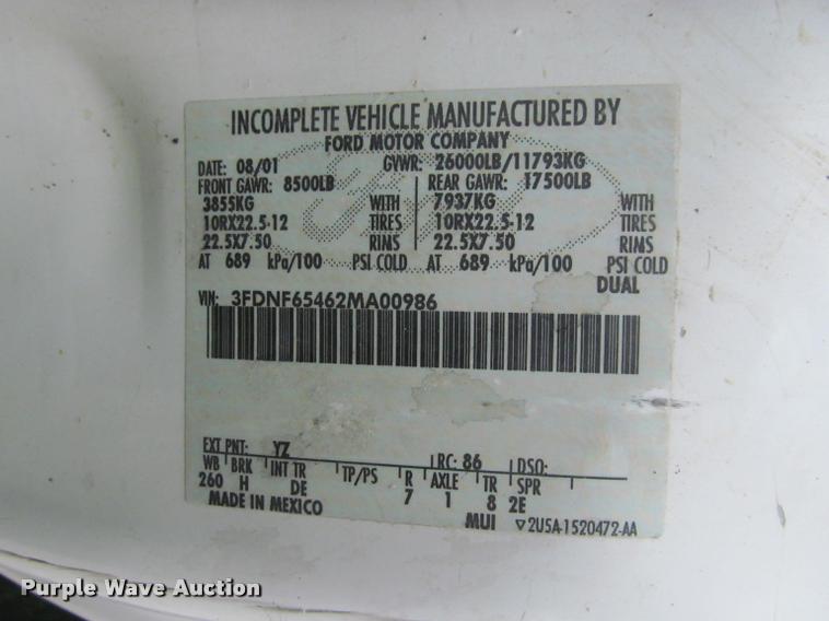 image for item K4946 2002 Ford F650 Super Duty XL service truck with crane