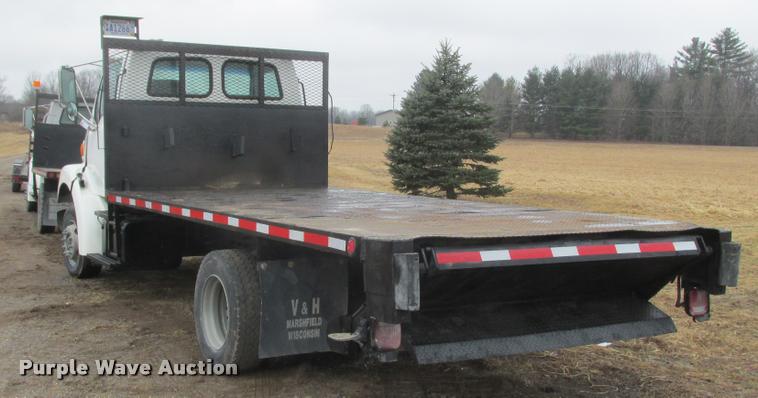 image for item K6157 1999 Sterling L7501 flatbed truck