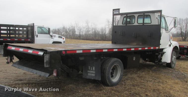 image for item K6157 1999 Sterling L7501 flatbed truck