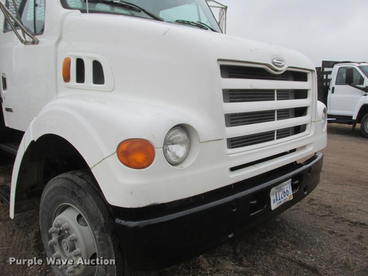 image for item K6157 1999 Sterling L7501 flatbed truck