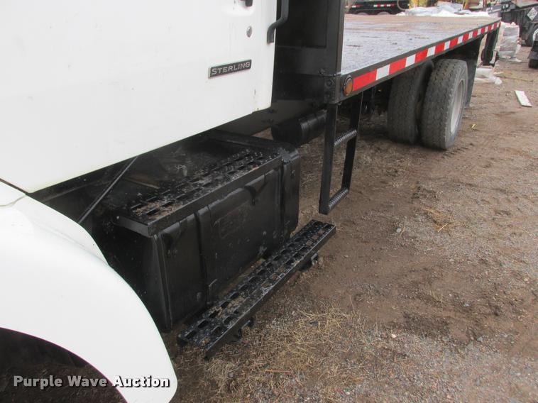 image for item K6157 1999 Sterling L7501 flatbed truck