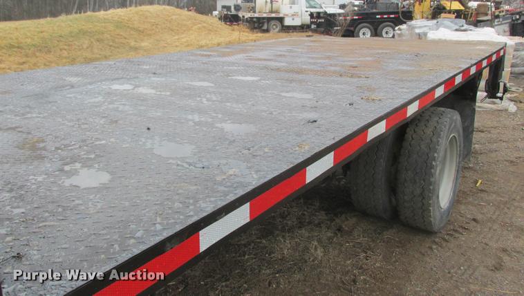 image for item K6157 1999 Sterling L7501 flatbed truck