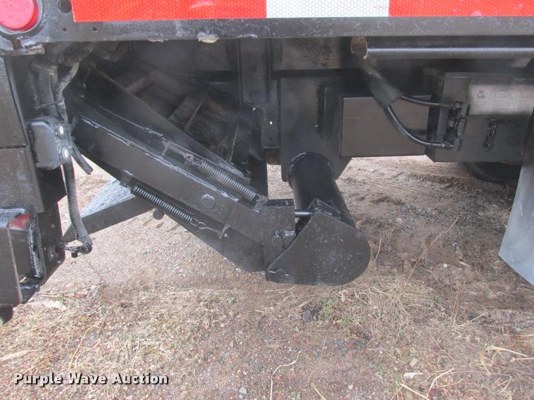 image for item K6157 1999 Sterling L7501 flatbed truck