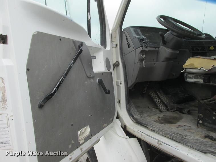 image for item K6157 1999 Sterling L7501 flatbed truck