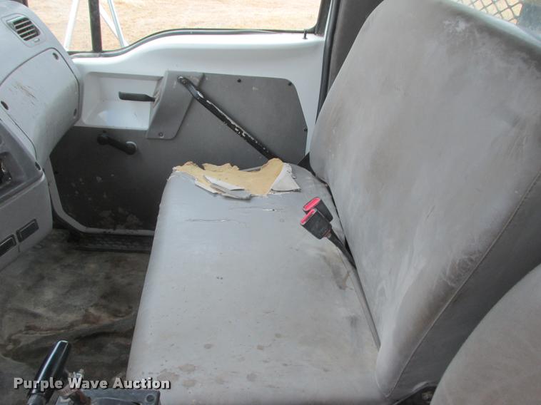 image for item K6157 1999 Sterling L7501 flatbed truck