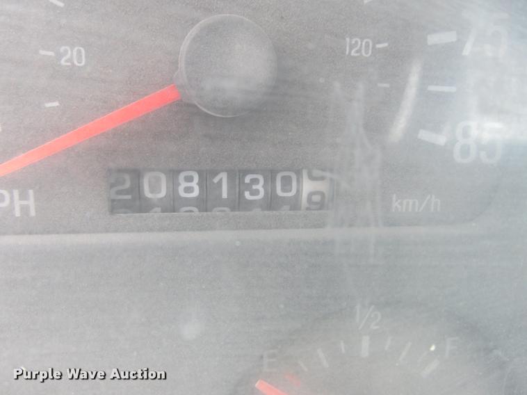 image for item K6157 1999 Sterling L7501 flatbed truck