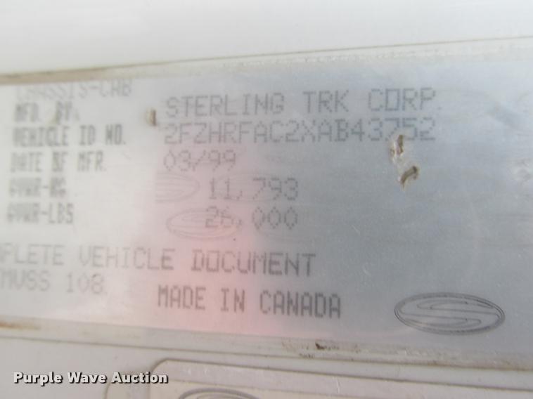 image for item K6157 1999 Sterling L7501 flatbed truck