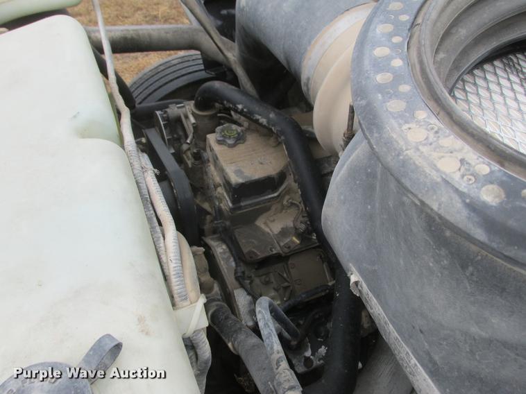 image for item K6157 1999 Sterling L7501 flatbed truck