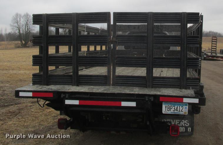 image for item K6158 2003 Chevrolet C5500 flatbed truck