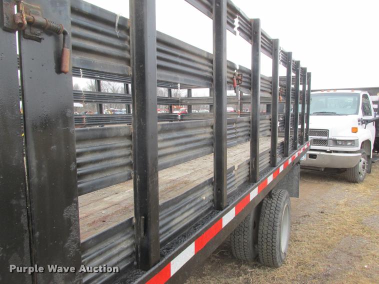 image for item K6158 2003 Chevrolet C5500 flatbed truck