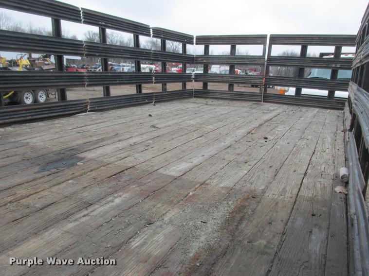 image for item K6158 2003 Chevrolet C5500 flatbed truck