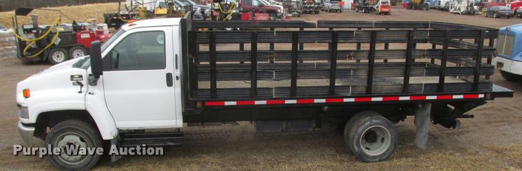 image for item K6159 2003 Chevrolet C5500 flatbed truck
