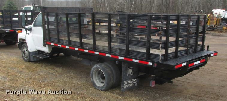 image for item K6159 2003 Chevrolet C5500 flatbed truck