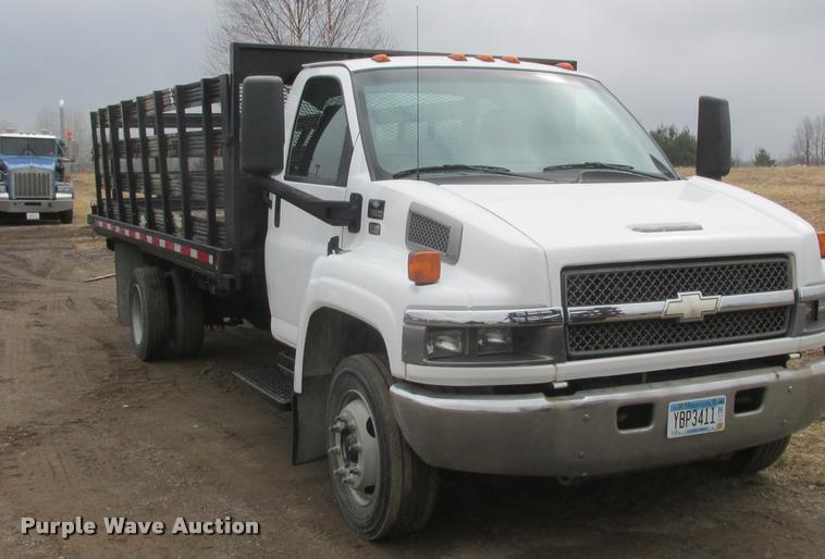 image for item K6159 2003 Chevrolet C5500 flatbed truck