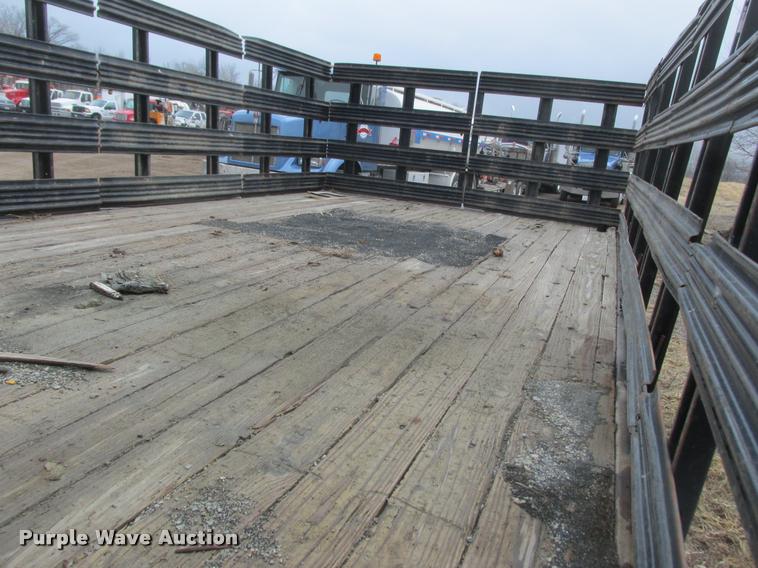 image for item K6159 2003 Chevrolet C5500 flatbed truck