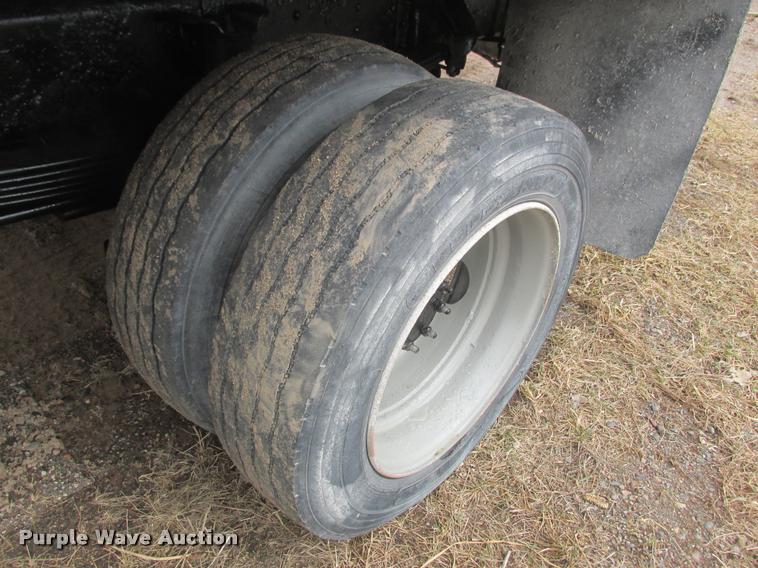 image for item K6159 2003 Chevrolet C5500 flatbed truck