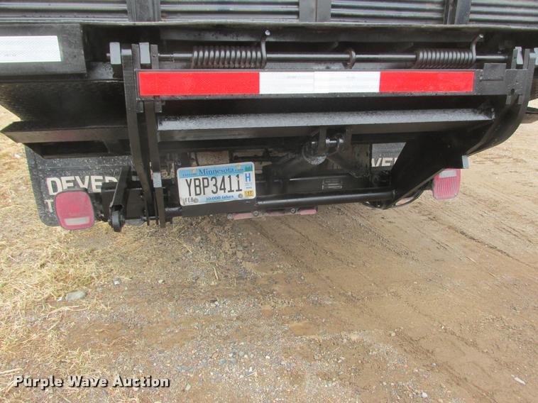 image for item K6159 2003 Chevrolet C5500 flatbed truck