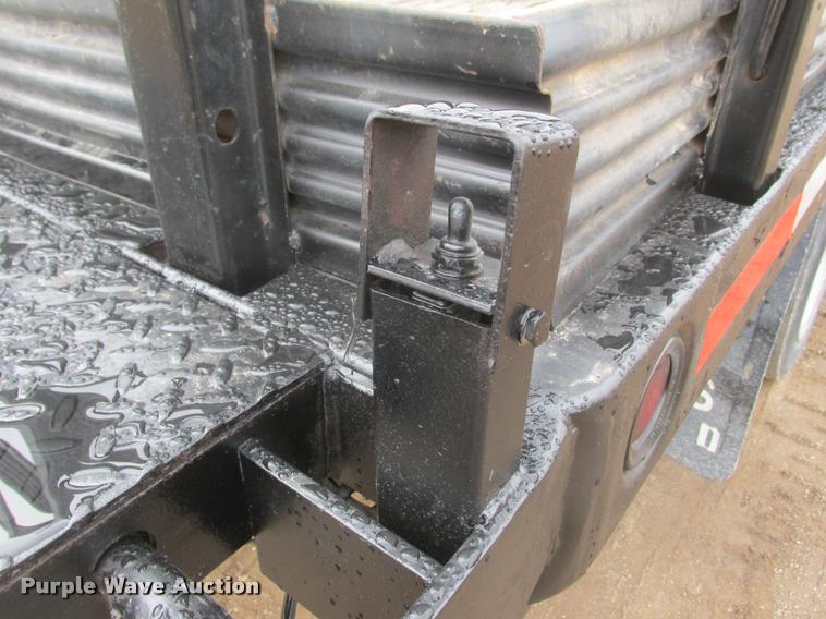 image for item K6159 2003 Chevrolet C5500 flatbed truck