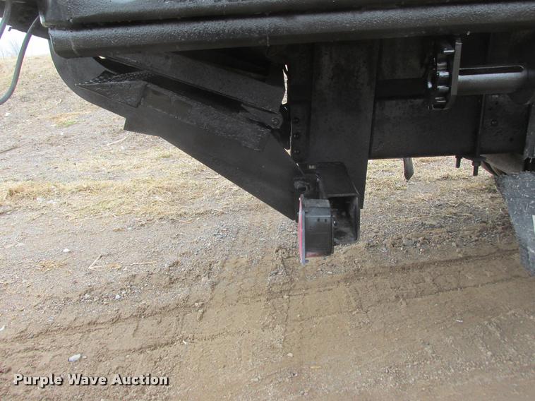 image for item K6159 2003 Chevrolet C5500 flatbed truck