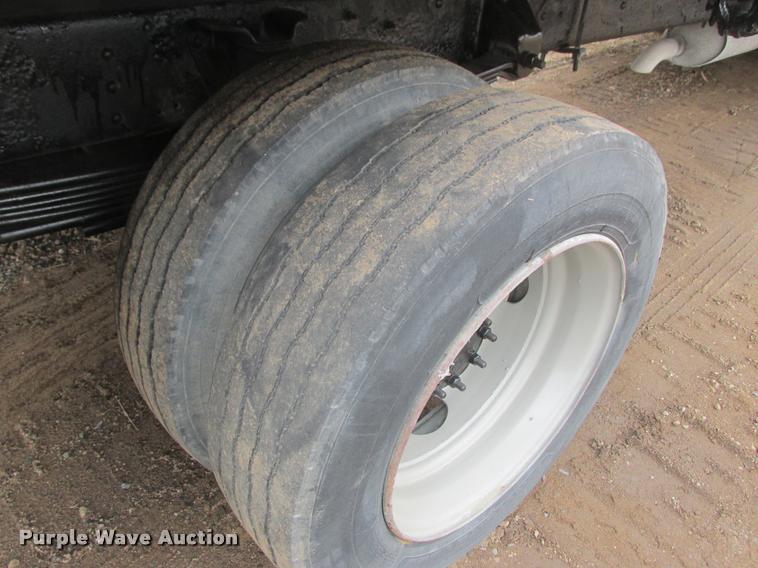 image for item K6159 2003 Chevrolet C5500 flatbed truck