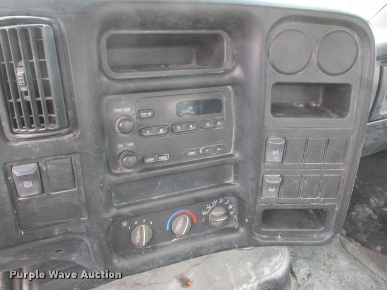 image for item K6159 2003 Chevrolet C5500 flatbed truck