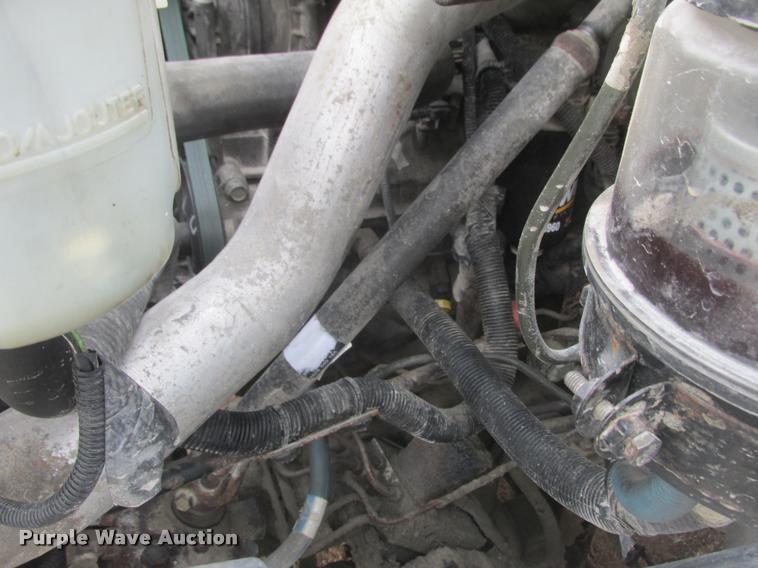 image for item K6159 2003 Chevrolet C5500 flatbed truck