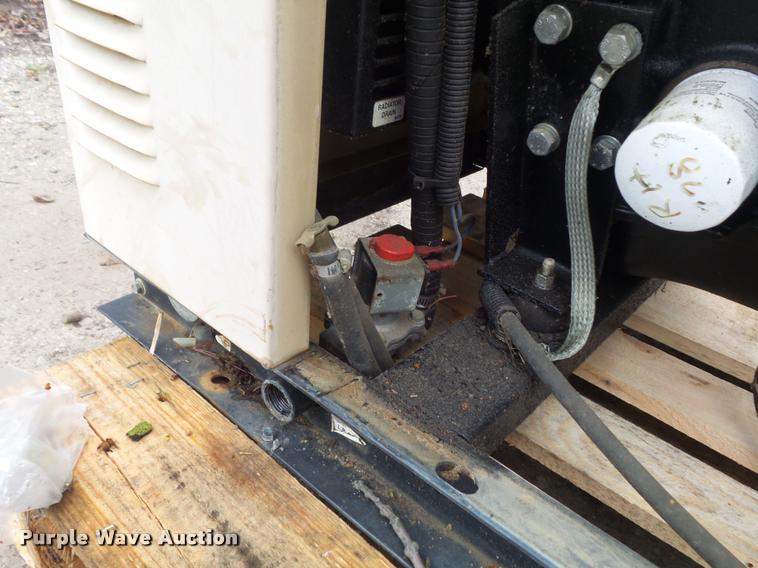 image for item K7694 1998 Generac generator