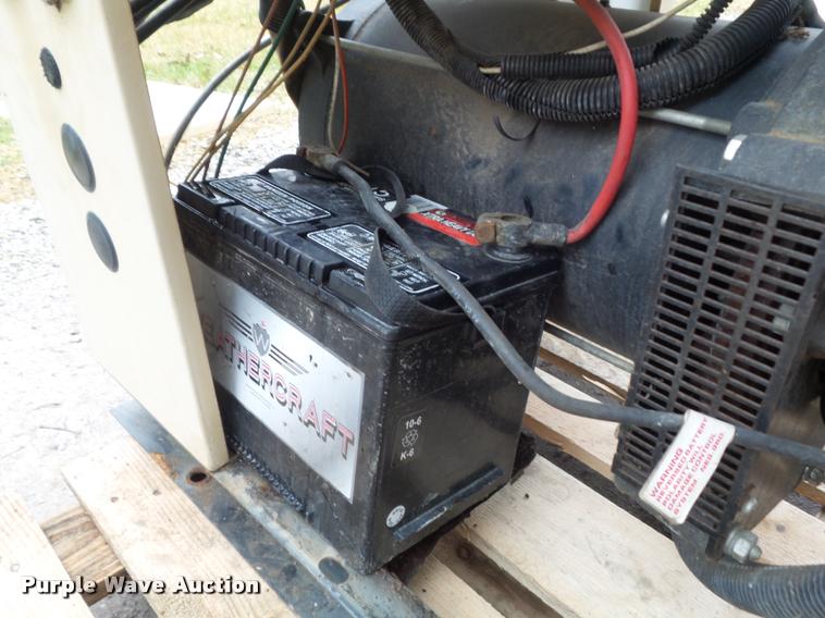 image for item K7694 1998 Generac generator