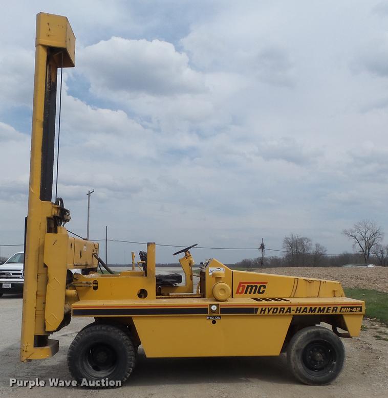 image for item K7695 1986 Broderson MH-42B Hydra-hammer pavement breaker