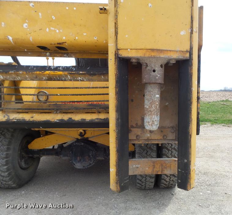 image for item K7695 1986 Broderson MH-42B Hydra-hammer pavement breaker