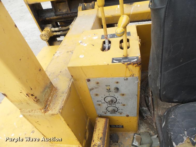 image for item K7695 1986 Broderson MH-42B Hydra-hammer pavement breaker