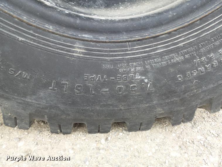 image for item K7695 1986 Broderson MH-42B Hydra-hammer pavement breaker