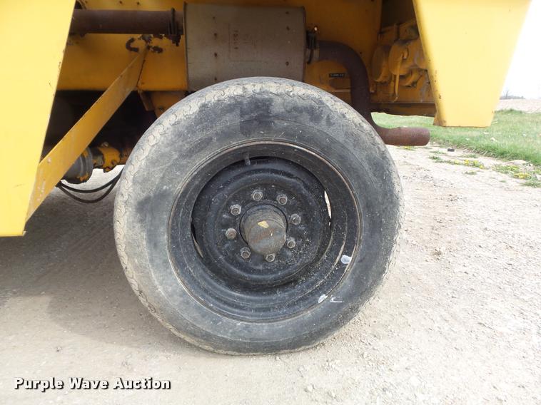 image for item K7695 1986 Broderson MH-42B Hydra-hammer pavement breaker