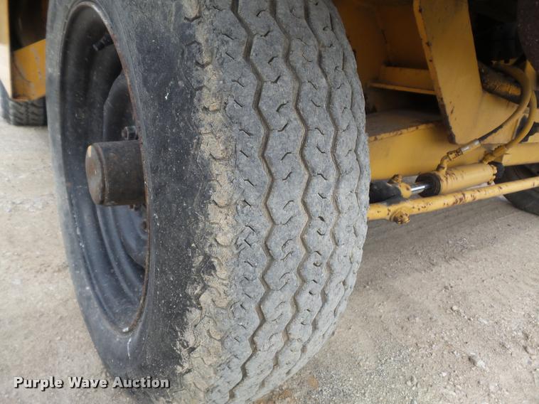 image for item K7695 1986 Broderson MH-42B Hydra-hammer pavement breaker