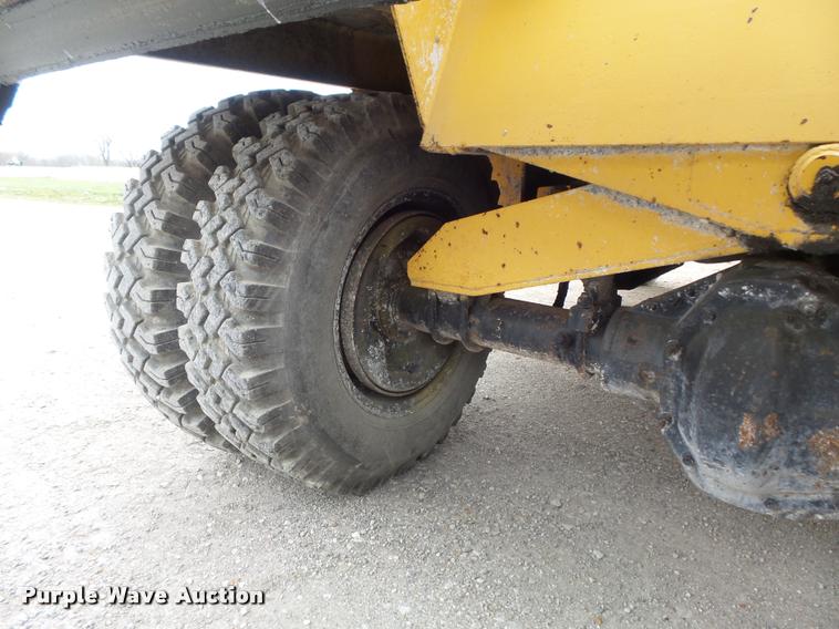 image for item K7695 1986 Broderson MH-42B Hydra-hammer pavement breaker