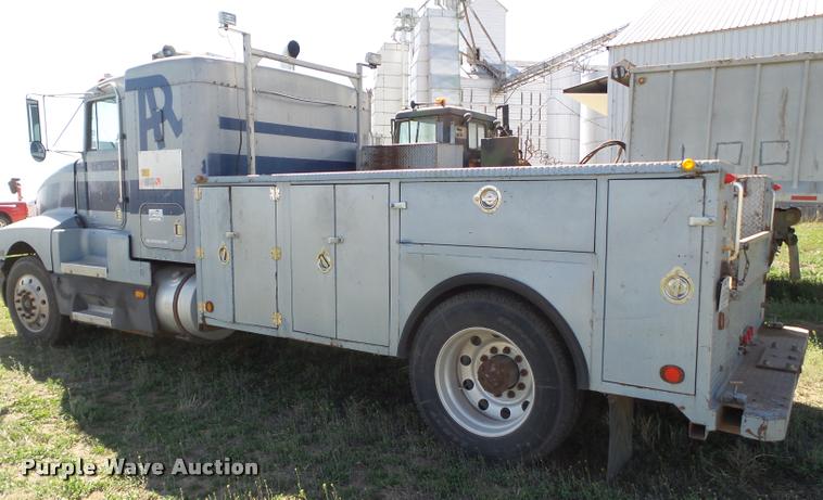 image for item L1563 1987 Kenworth service truck