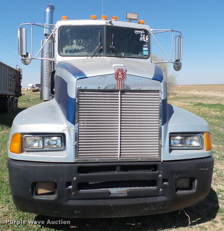 image for item L1563 1987 Kenworth service truck