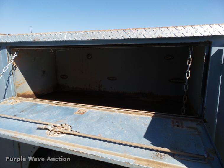 image for item L1563 1987 Kenworth service truck